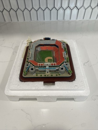 Danbury mint pro - danbury, player